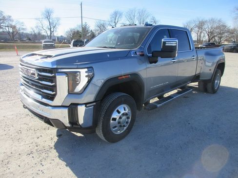 New 2026 GMC Sierra 3500 SLT w/ SLT Premium Package image 11