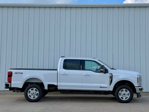 New 2026 Ford F250 XLT w/ XLT Premium Package AWD/4WD image 7