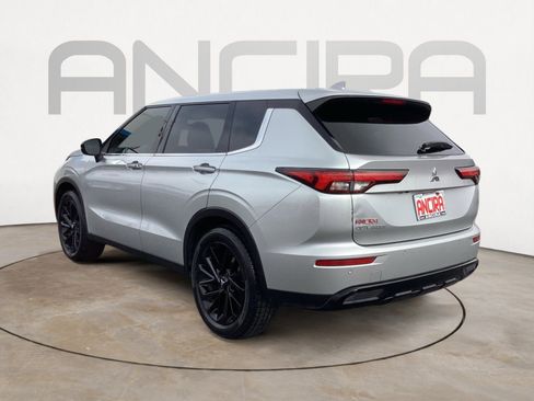 Used 2022 Mitsubishi Outlander SEL Black Edition image 12