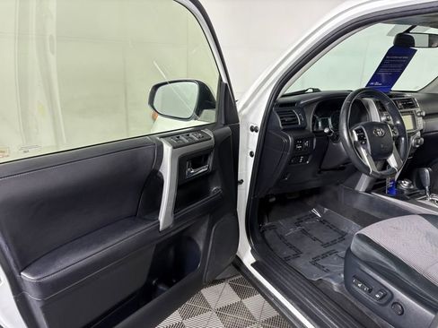 Used 2018 Toyota 4Runner SR5 image 12