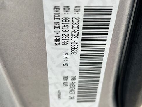 Used 2018 Chrysler 300 Limited image 24