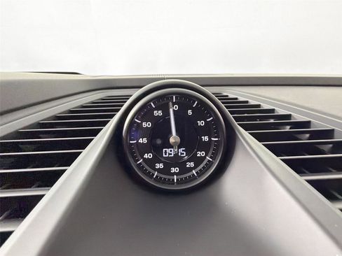 Used 2026 Porsche Macan Electric RWD image 24