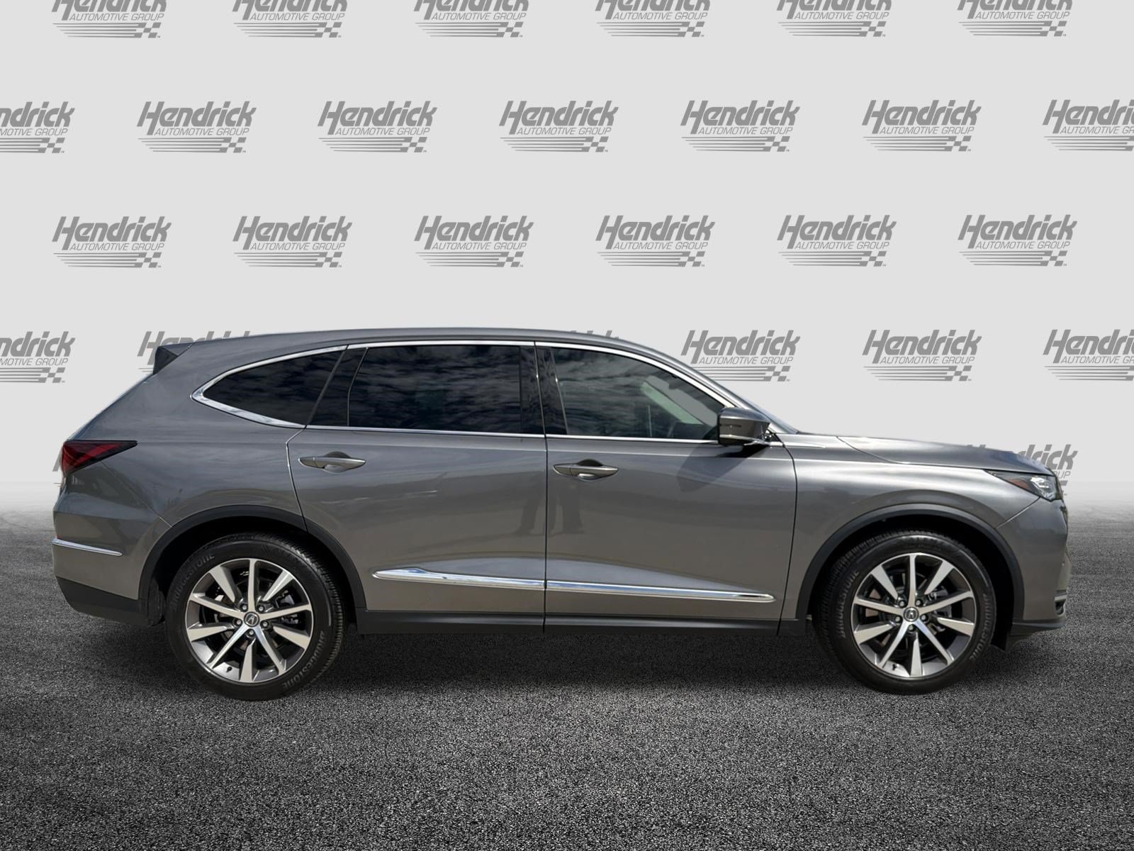 Used 2025 Acura MDX w/ Technology Package FWD image 11
