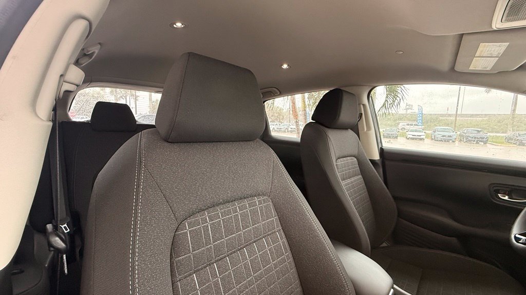 Used 2025 Honda HR-V LX image 9