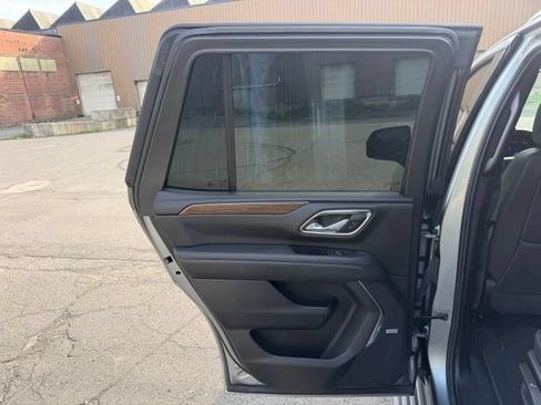 Used 2024 Chevrolet Tahoe High Country AWD/4WD image 19