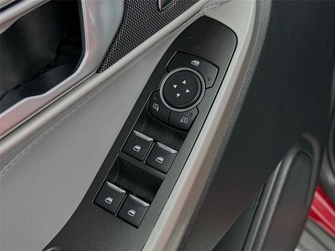 Used 2024 Ford Explorer XLT w/ Equipment Group 202A image 18