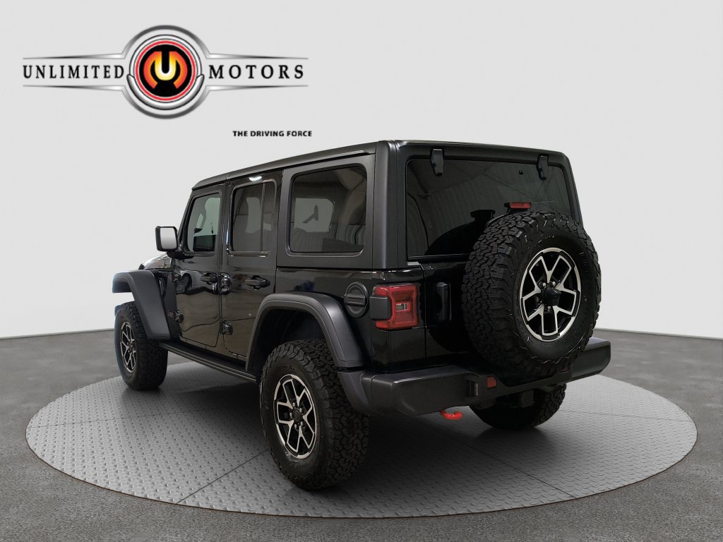 Used 2026 Jeep Wrangler Unlimited Rubicon w/ Dual Top Group AWD/4WD image 3