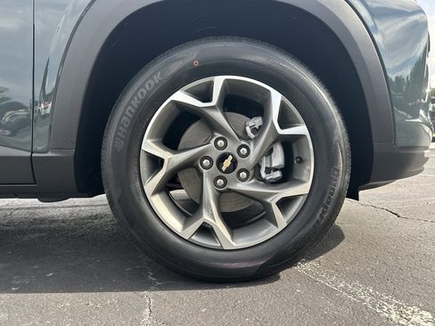 New 2026 Chevrolet Trax LT w/ LT Convenience Package FWD image 14