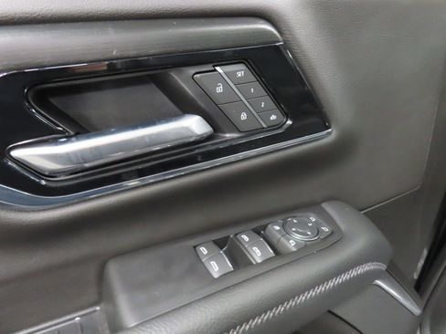 Used 2025 GMC Yukon XL Denali w/ Sun & Power Step Package AWD/4WD image 60