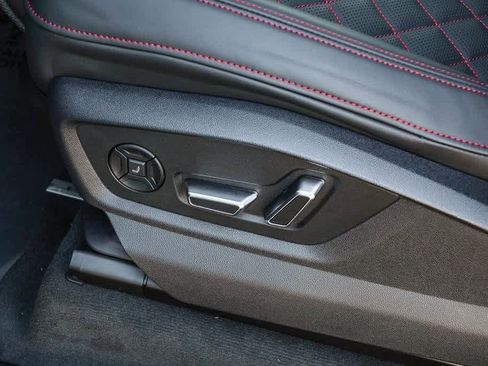 New 2026 Audi SQ8 Prestige image 24