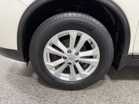Used 2016 Nissan Rogue SV AWD/4WD image 26