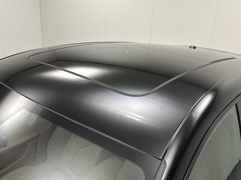 Used 2022 Porsche Macan AWD/4WD image 12