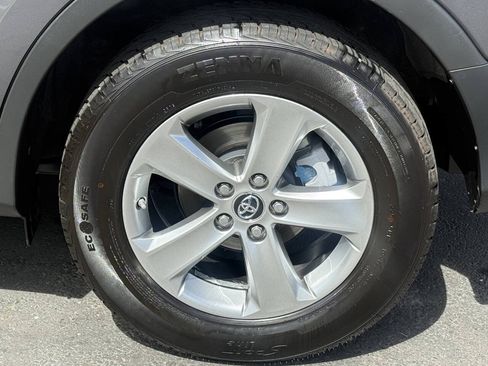 Used 2015 Toyota RAV4 XLE FWD image 14
