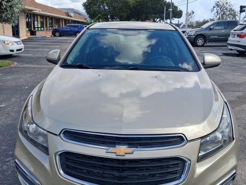 Used 2016 Chevrolet Cruze LT FWD image 3