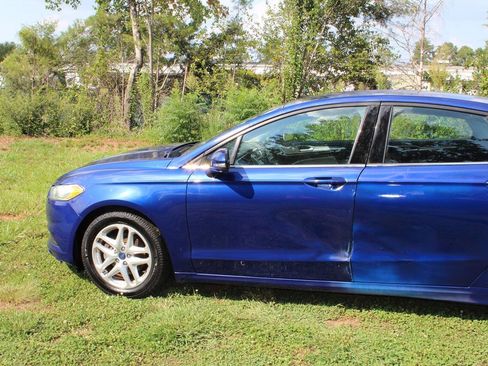 Used 2015 Ford Fusion SE FWD image 11