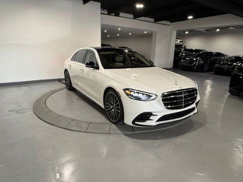 Used 2021 Mercedes-Benz S 580 4MATIC Sedan image 5