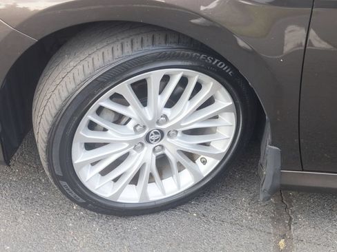 Used 2019 Toyota Camry XLE FWD image 26