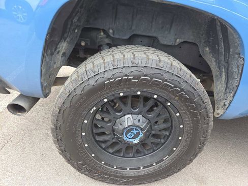 Used 2019 Toyota Tundra SR5 w/ SR5 Upgrade Package image 4