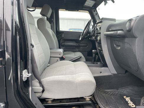 Used 2007 Jeep Wrangler Unlimited Sahara image 12