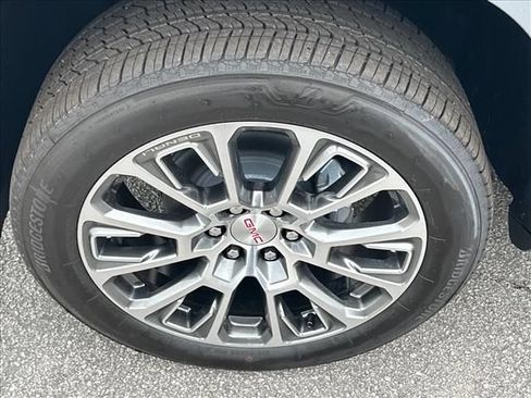 New 2026 GMC Yukon XL Denali w/ Denali Reserve Package AWD/4WD image 18