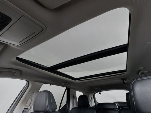 Certified 2023 Honda Pilot Touring image 23