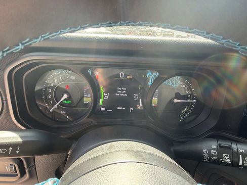 Used 2025 Jeep Wrangler Unlimited Rubicon 4xe w/ Convenience Group image 29