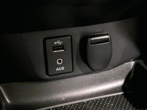 Used 2018 Nissan Rogue Sport SV image 33