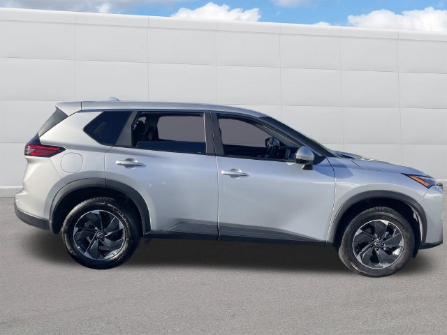 Used 2025 Nissan Rogue SV AWD/4WD image 11