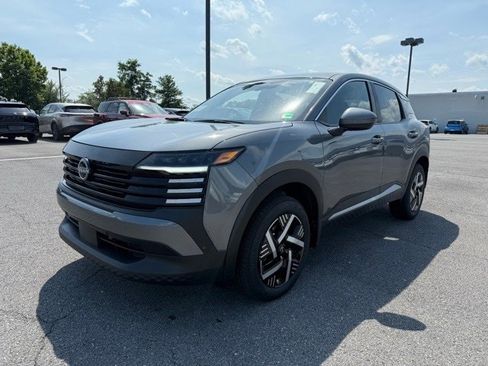 New 2025 Nissan Kicks SV w/ Illumination Package image 2