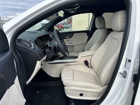 Used 2025 Mercedes-Benz GLA 250 4MATIC image 23