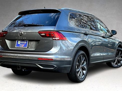 Used 2022 Volkswagen Tiguan SE image 6