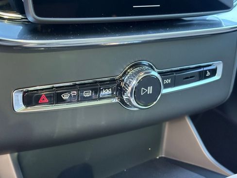 New 2026 Volvo XC90 B6 Plus w/ Protection Package Premier image 15