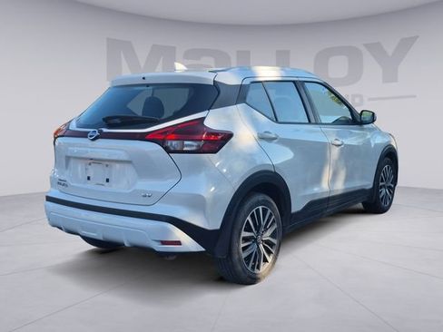 Used 2021 Nissan Kicks SV FWD image 5