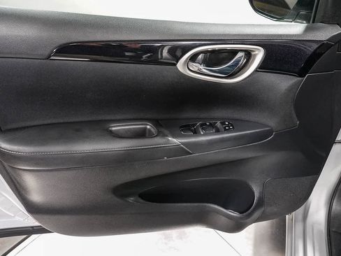 Used 2016 Nissan Sentra SV FWD image 21