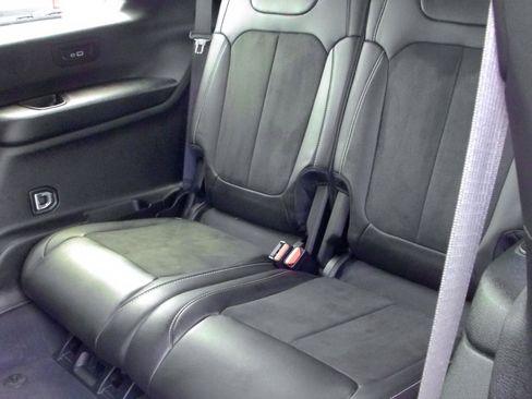 Used 2023 Jeep Grand Cherokee L Laredo AWD/4WD image 7