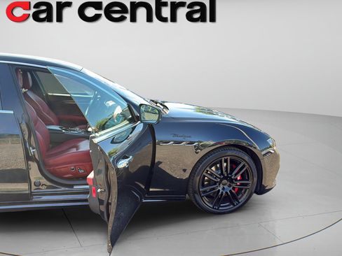 Used 2022 Maserati Ghibli Modena Q4 AWD/4WD image 9