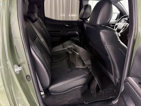Used 2022 Toyota Tacoma TRD Off-Road image 8