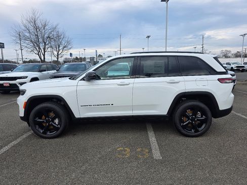 New 2025 Jeep Grand Cherokee Limited image 9