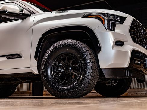 Used 2024 Toyota Sequoia Platinum image 15