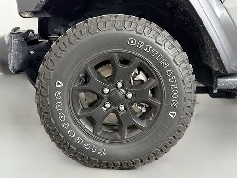 Used 2023 Jeep Wrangler Willys image 28