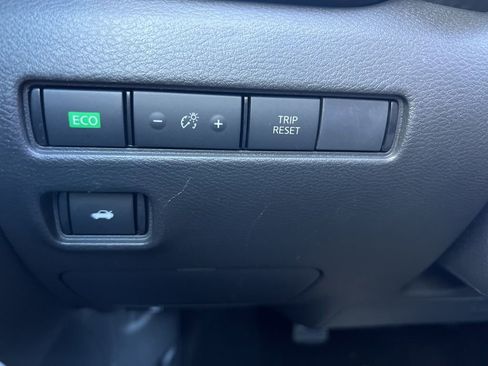 Used 2023 Nissan Sentra SV w/ Trunk Package image 39