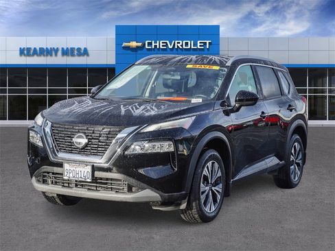 Used 2023 Nissan Rogue SV w/ SV Premium B Package image 3