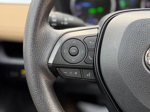 Used 2021 Toyota RAV4 XLE image 12