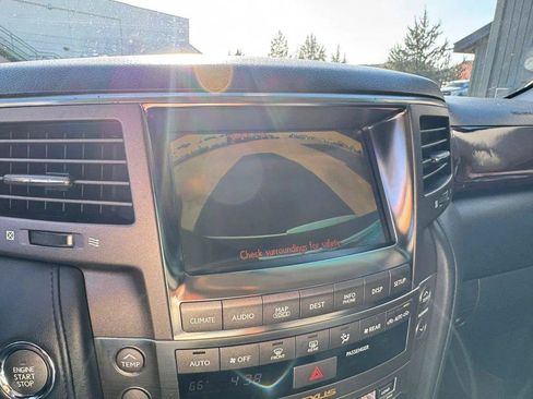 Used 2011 Lexus LX 570 4WD w/ Luxury Pkg image 18