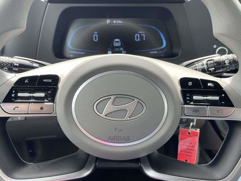 Certified 2026 Hyundai Elantra SE FWD image 22