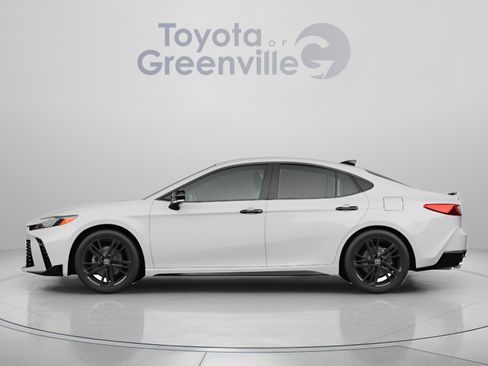 Used 2026 Toyota Camry SE FWD image 2