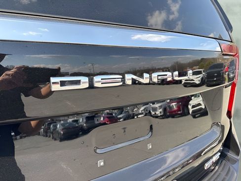 Used 2025 GMC Yukon Denali image 32