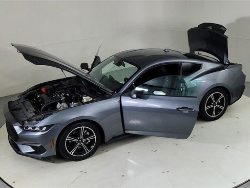 Used 2024 Ford Mustang Coupe image 38
