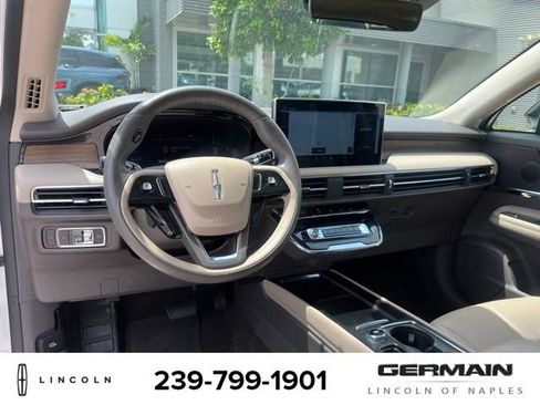 Used 2023 Lincoln Corsair Reserve w/ Equipment Group 201A FWD image 19