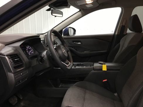 Used 2023 Nissan Rogue SV FWD image 5